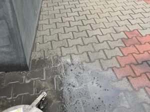 Read more about the article Czyszczenie kostki brukowej